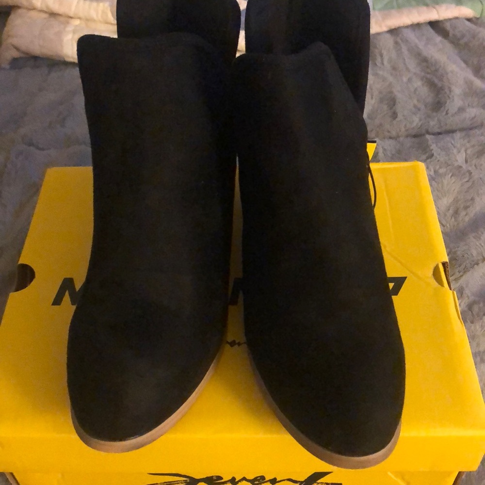 Booties - Picture 3 of 4